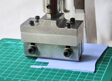 DMA Sample Cutter